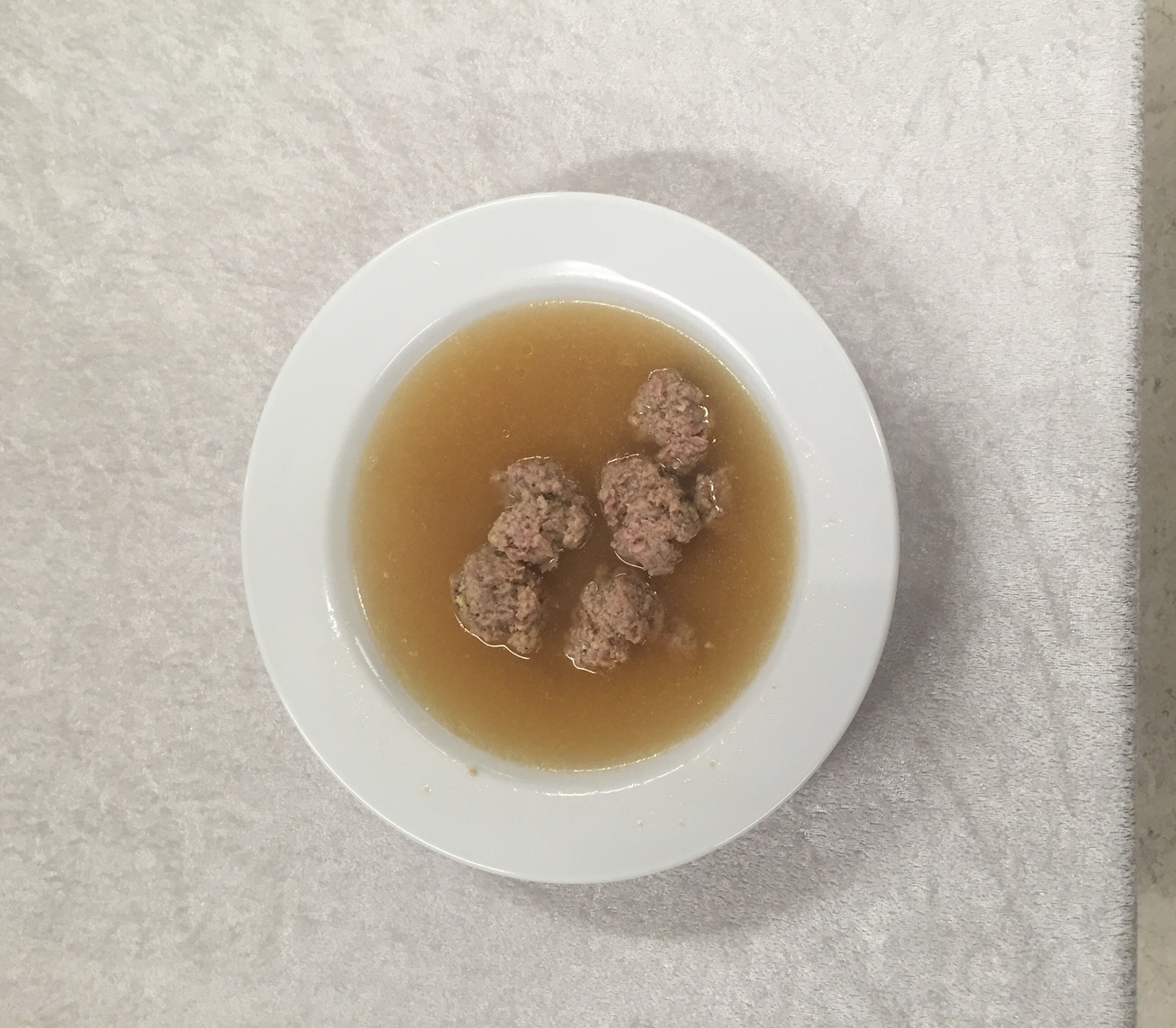 Italiensk suppe med kødboller
