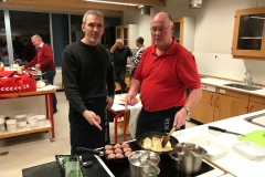 Bjarne og Niels (fars i æbleskivepande)